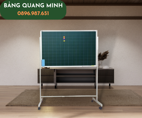 bảng có chân màu xanh